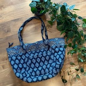 Vera Bradley weekender bag